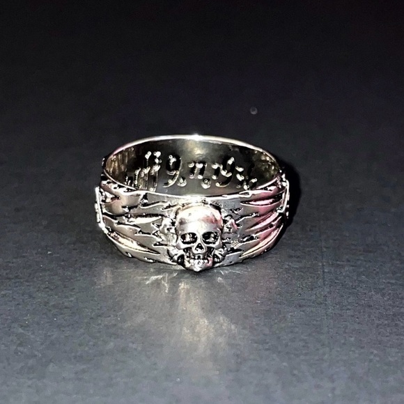 925 Sterling Silver Men's Skull Ring - Picture 8 of 8
